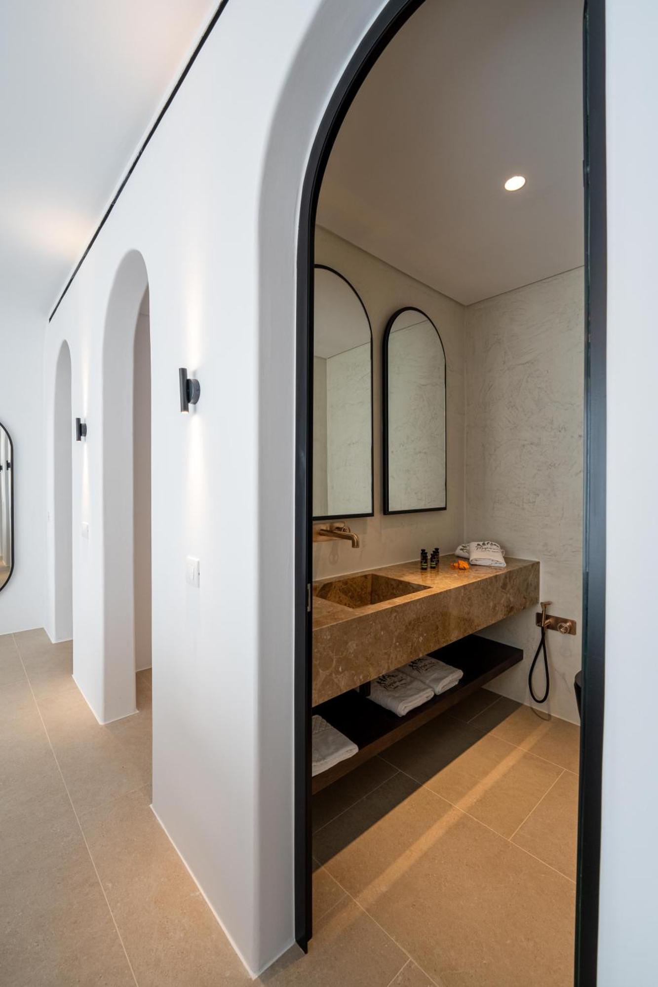 Muse Of Mykonos Luxury Suites Mykonos Town 外观 照片